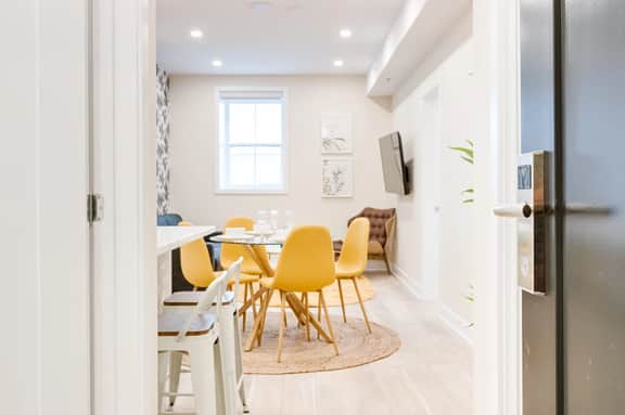 M11 | Mount-Royal Suites: 2BR + sofa bed - 32