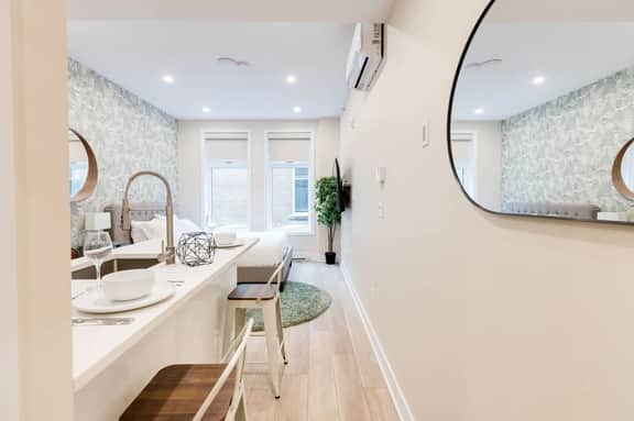 M11 | Mount-Royal Suites: Studio - 37