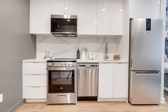Modern Studio in the Old Port of MTL -1H