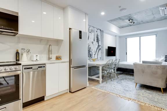 Modern Studio in the Old Port of MTL -1H