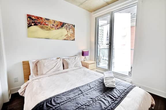 Stunning 1BR Condo with Balcony in Heart of MTL