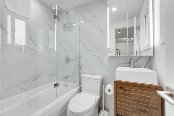 Chic & Modern Studio *Perfect Location* - 34