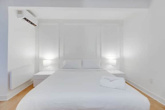 Chic & Modern Studio *Perfect Location* - 34