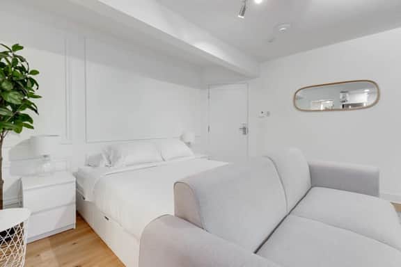 Luxury Studio w/AC in Heart of Montreal - 46 - Image 4