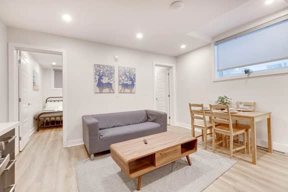 Renovated 3BR Apartment in the Heart of MTL - 11 - Image 2