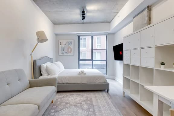Modern Studio in the Old Port of MTL -2B