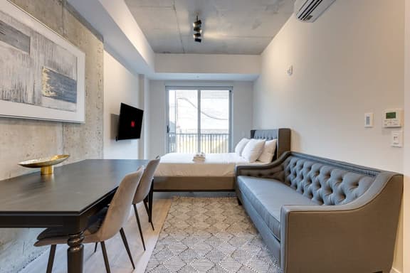 Modern Studio in the Old Port of MTL -2M