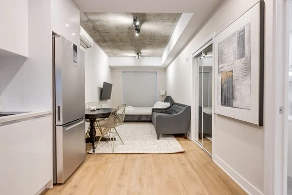 Modern Studio in the Old Port of MTL - 1F