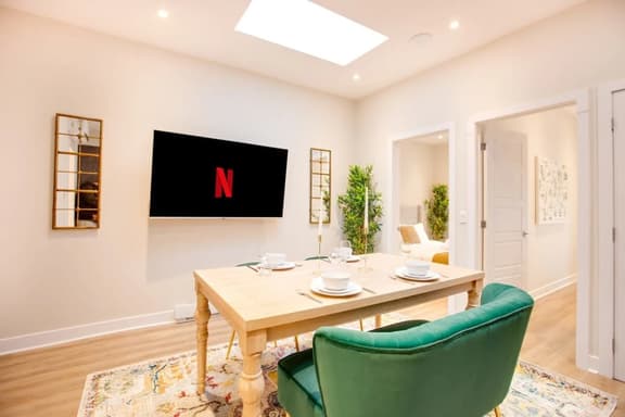 Bright 2BR w/Skylights in Plateau, MTL - 3