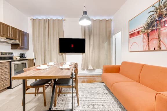 M11 | Boulevard Suites: 2BR - 2B