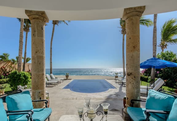 M11 | Costa Dorada 5-bedroom luxury retreat