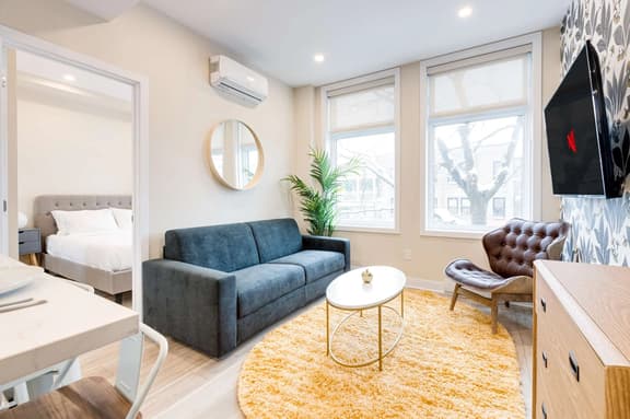 M11 | Mount-Royal Suites: 1BR + sofa bed - 24