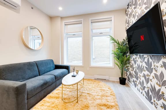 M11 | Mount-Royal Suites: 1BR + sofa bed - 36
