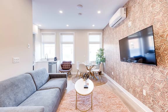 M11 | Mount-Royal Suites: 2BR + sofa bed - 23