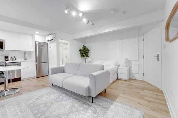 Luxury Studio w/AC in Heart of Montreal - 46 - Image 1